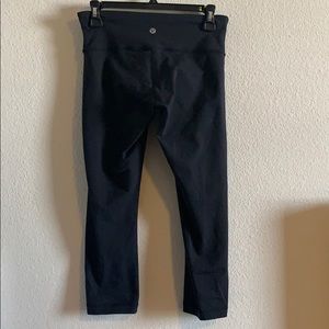 Plain black lululemon luon size 6